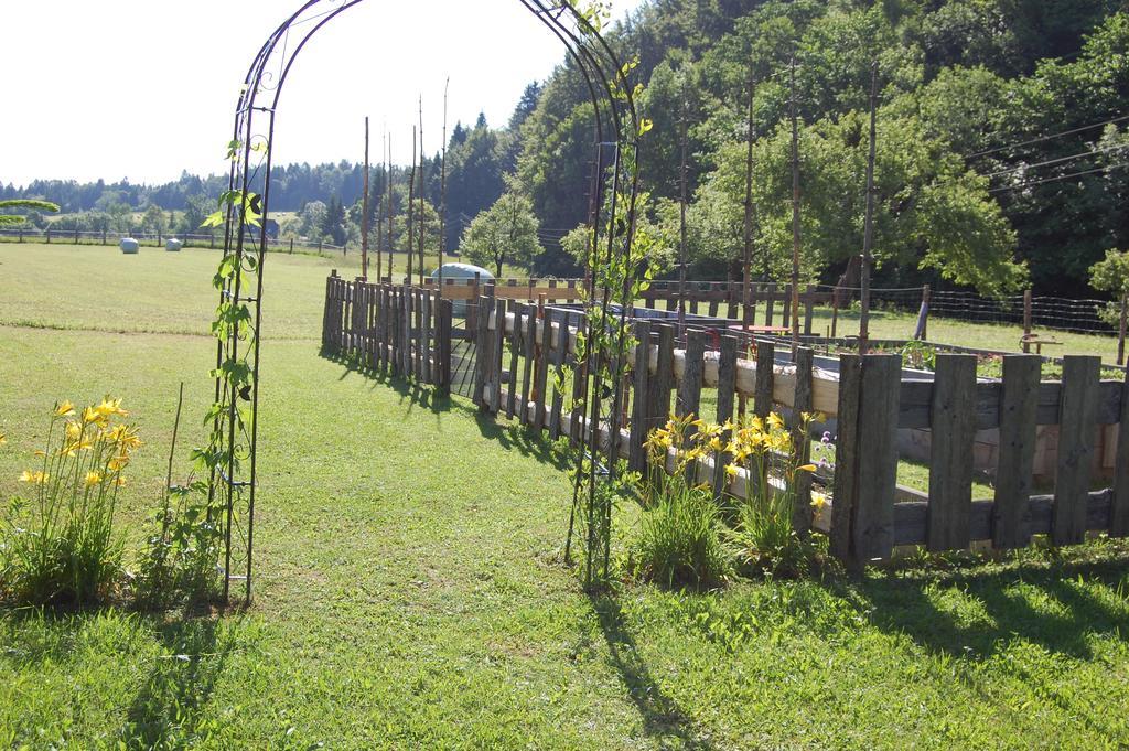 Gasthof Martinihof Latschach ober dem Faakersee Екстериор снимка